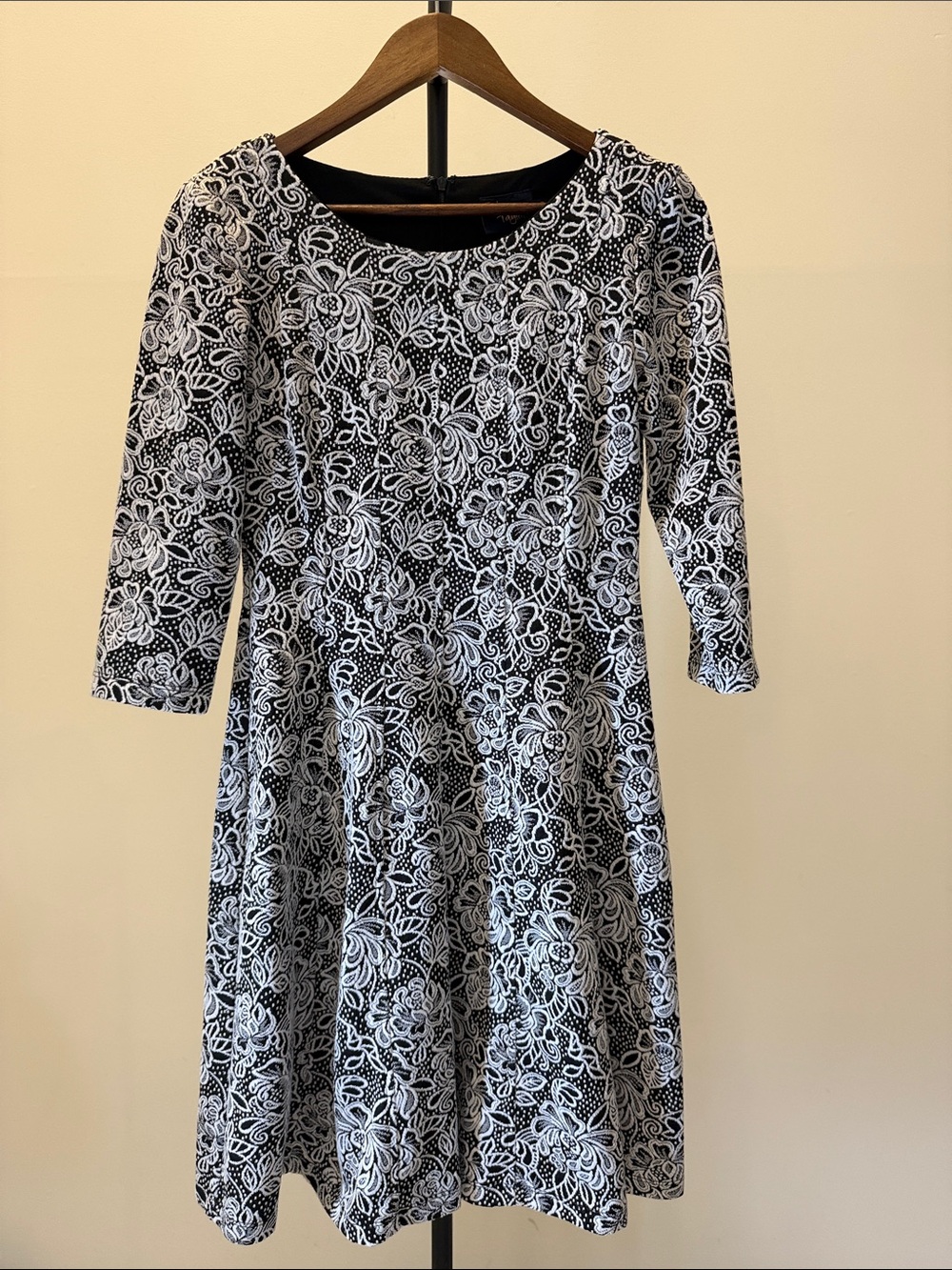 Just...Taylor Black & White Floral Lace-Effect Fit-and-Flare Dress | Size 6